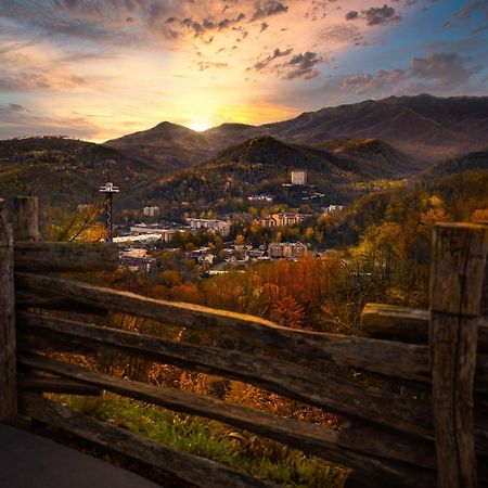 Вилла Endless View- Amazing Panoramic Mountain Views, Pool Access, Free Area Attraction Tickets Севьервилл Экстерьер фото
