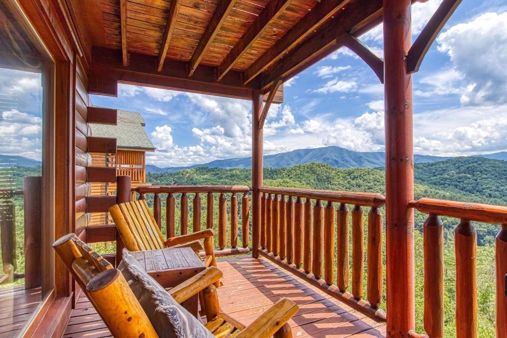 Вилла Endless View- Amazing Panoramic Mountain Views, Pool Access, Free Area Attraction Tickets Севьервилл Экстерьер фото