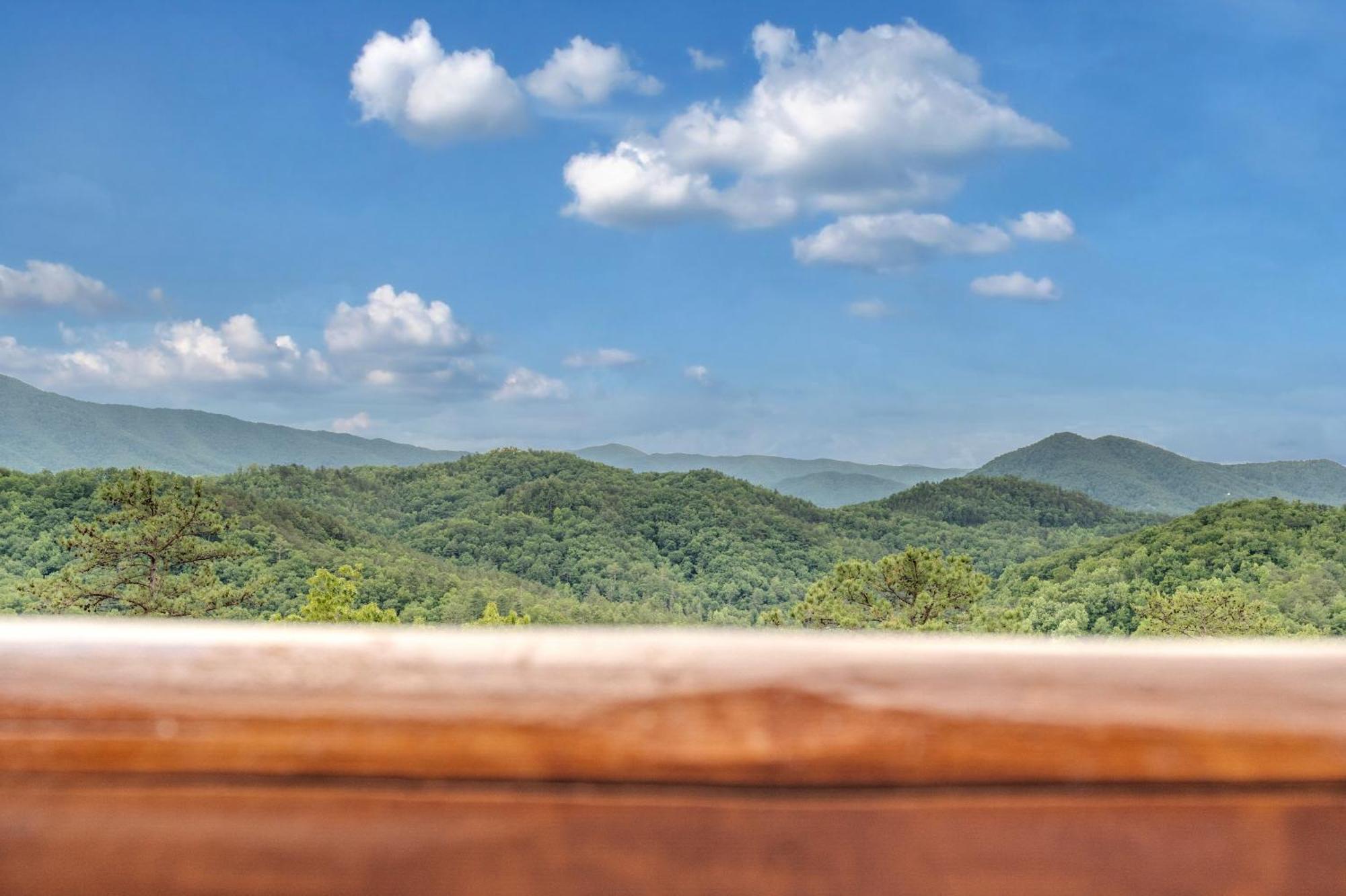 Вилла Endless View- Amazing Panoramic Mountain Views, Pool Access, Free Area Attraction Tickets Севьервилл Экстерьер фото